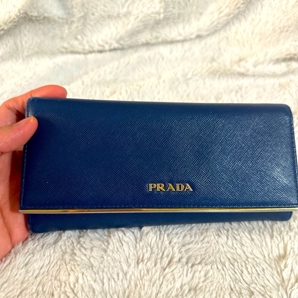 🌷🌷GUC❗️❗️Prada long wallet🌸💎 Good Condition 👍 - Picture 1 of 9
